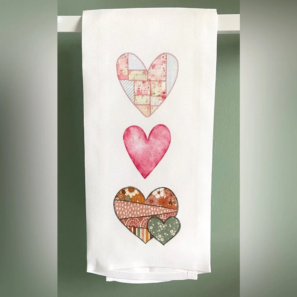 4/$15 ❤️ Heart Tea Towel
